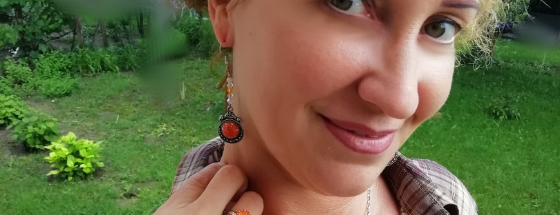 Orange jewel set by Chloe Nyiri
